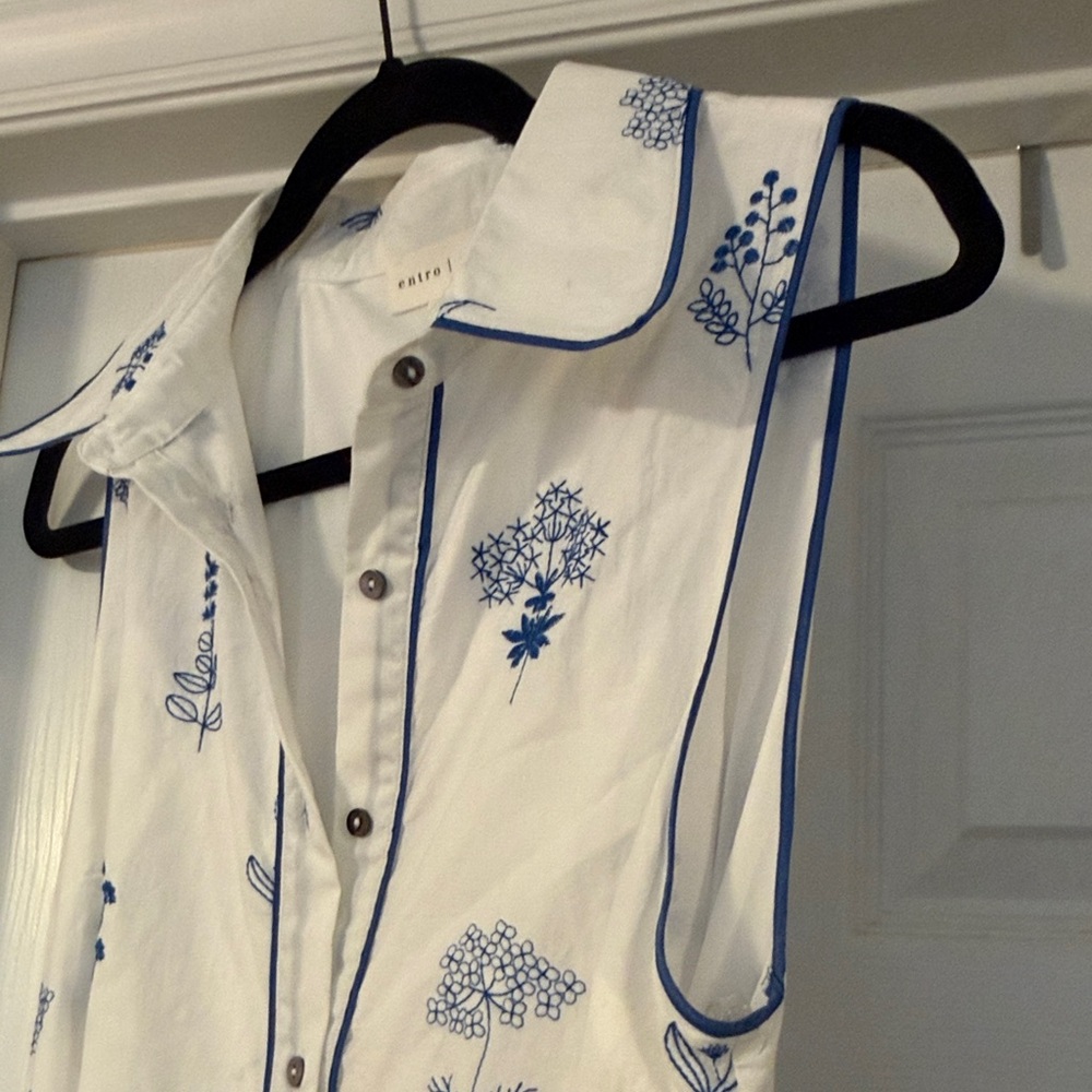Entro White and Blue Floral Dress - Picture 5 of 10